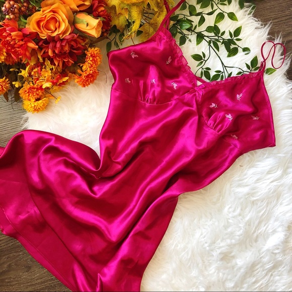 Vintage Other - 🍂 FALL ARRIVAL 🍂 VINTAGE SILKY SLIP DRESS